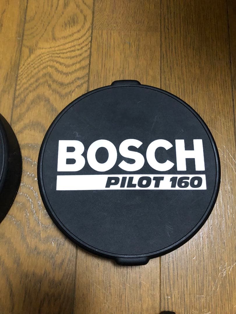 【最終値下げ】BOSCH ボッシュ レア　フォグランプ　カバー付未使用品