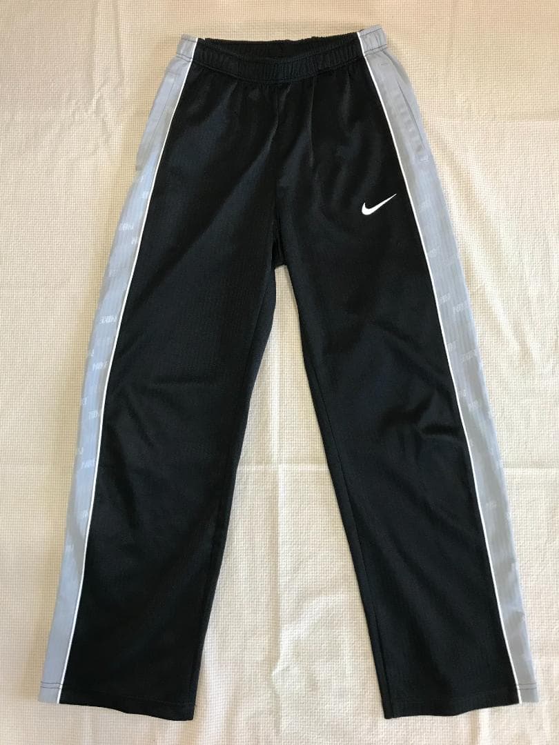 NIKE 　ルーズフィットジャージ上下セット　ブラックＸシルバー　　Mサイズ