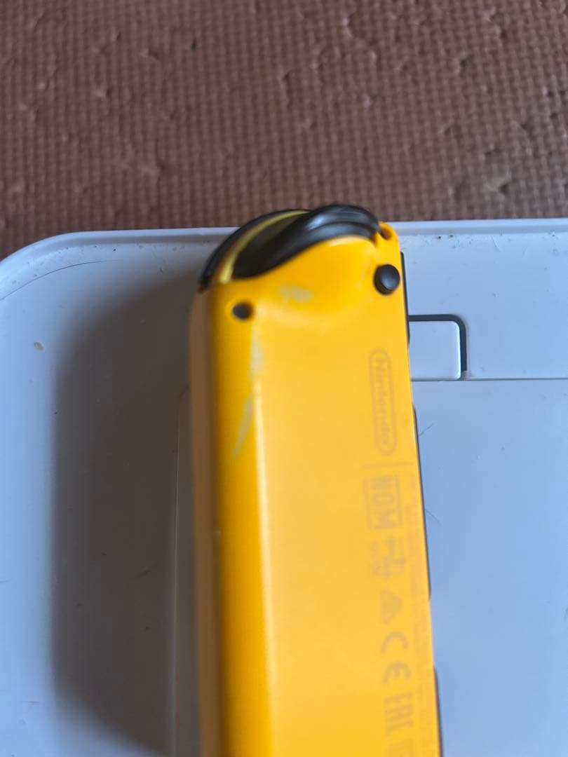 Nintendo Switch 本体 紫と黄色のJoy-Con