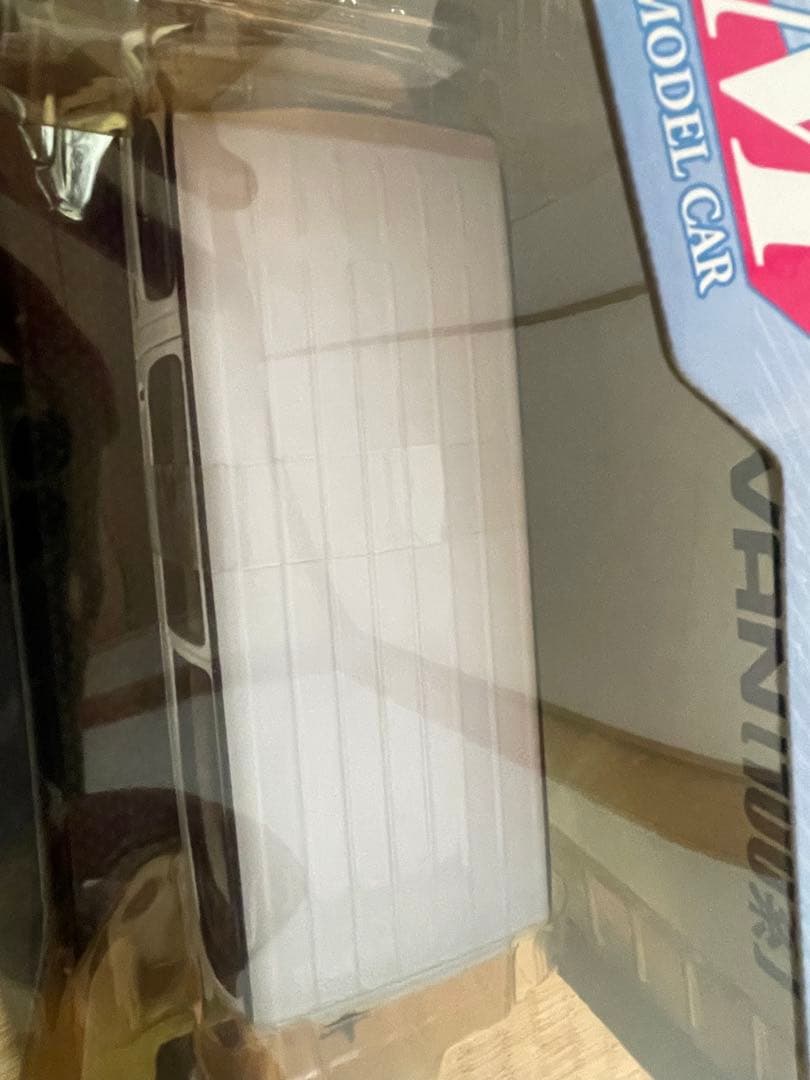 アオシマ DISM 1/24 トヨタハイエース100系バン 後期型　1998年式