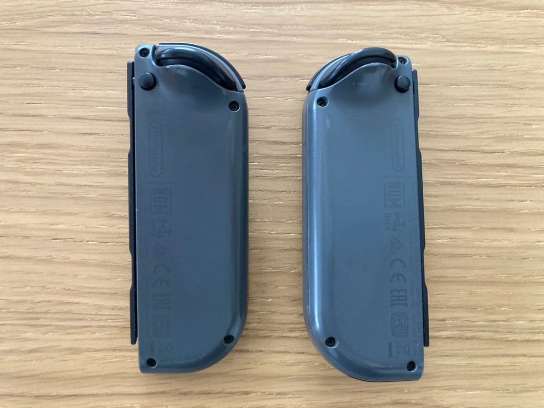 Nintendo Switch 本体 + 付属品 + ケース
