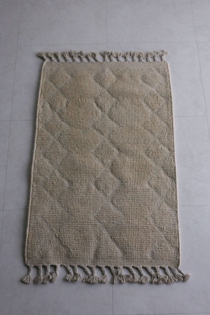 【新品】103cm×62cm モロッコ　ベニワレン　ウール　生成り　ホワイト
