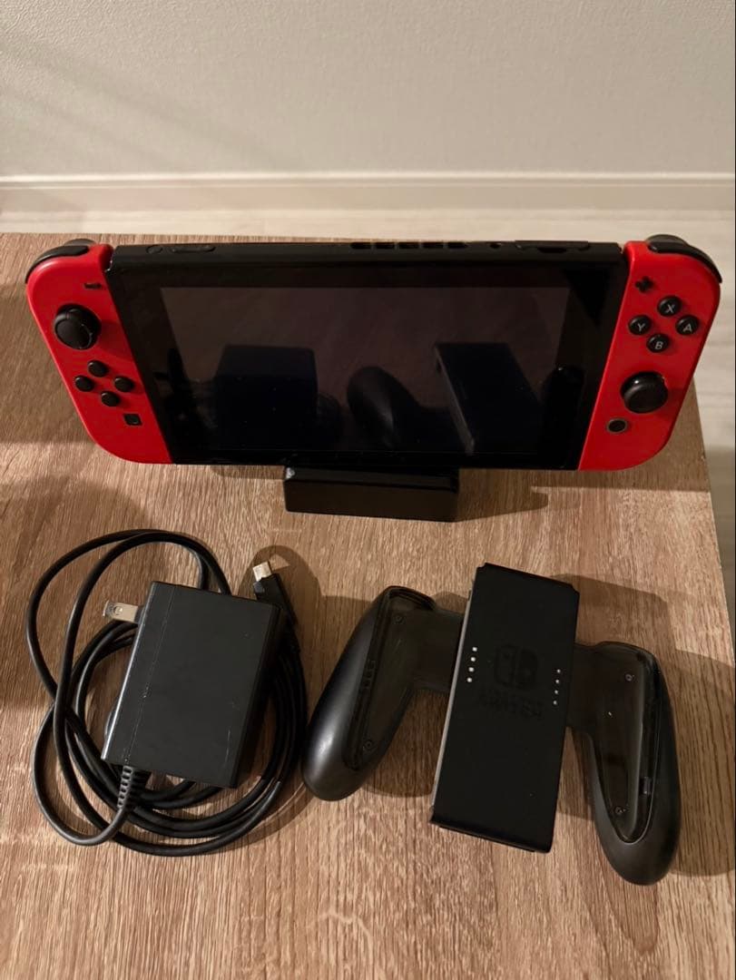 o*u様 【動作確認済み！】Nintendo Switch 赤/黒 本体
