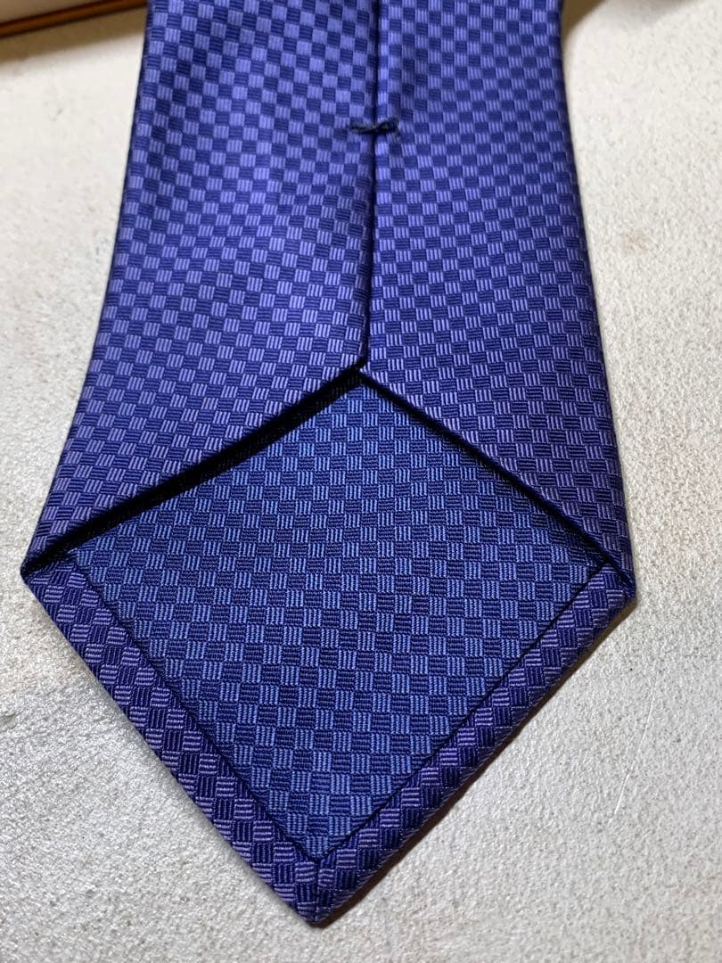 【極美品】LOUIS VUITTON 紫 シルク100%ネクタイ　現行モデル