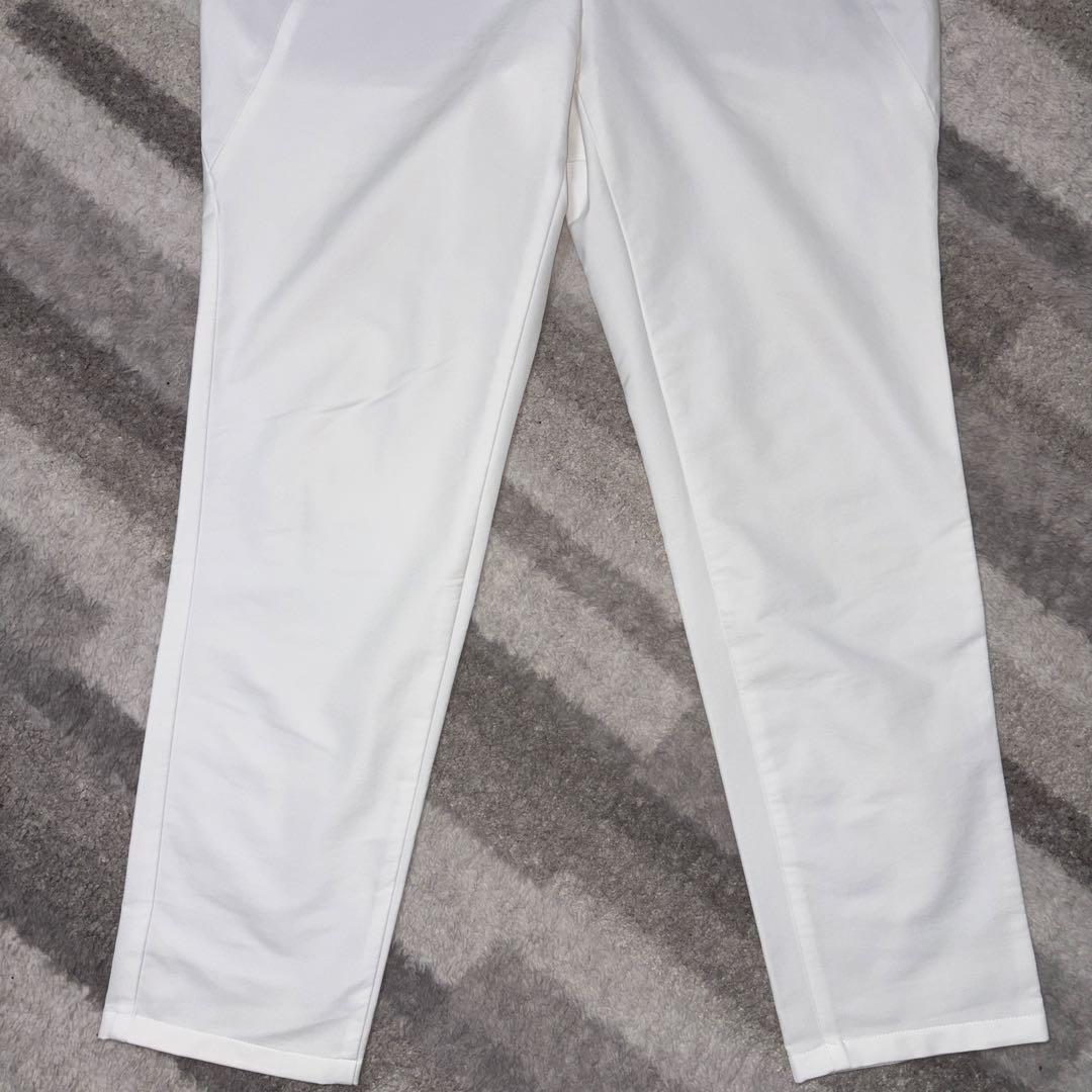 マンシングウェア　ゴルフパンツ　11号　ストレッチ速乾　白系　テーパードパンツ