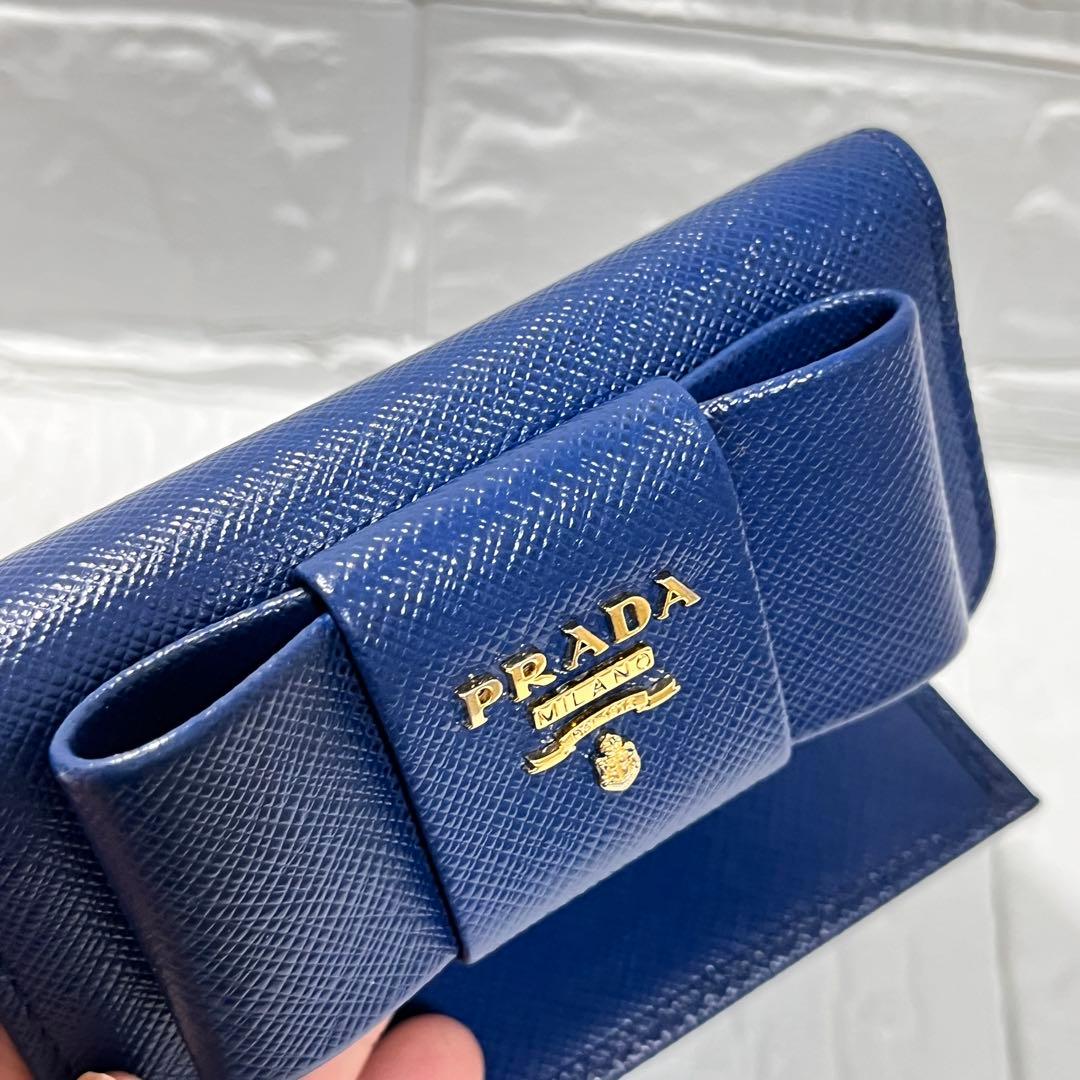 美品✨PRADA キーケース　フィオッコ　ネイビー　メタルロゴ　6連