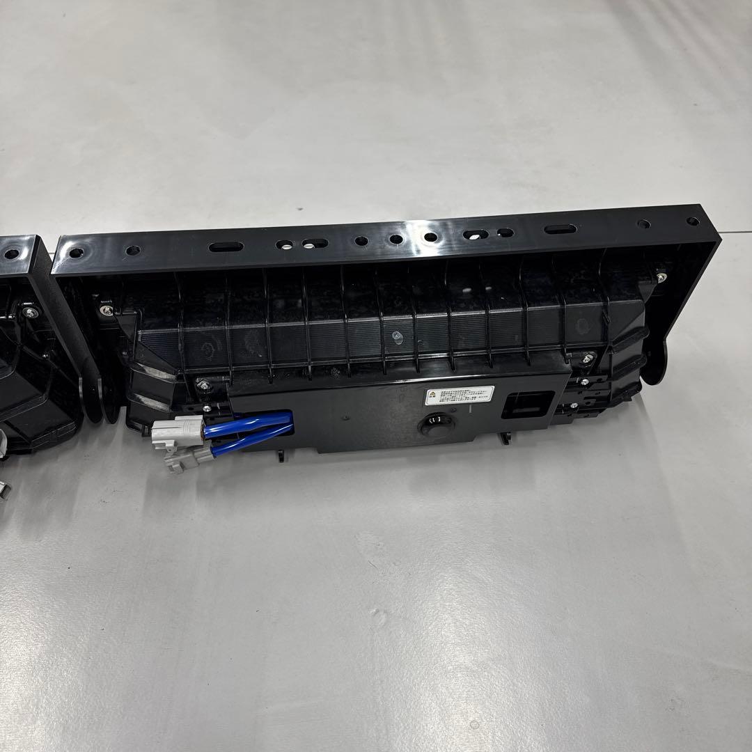 小糸製作所トラック用オールLEDリアコンビネーションランプ3連タイプ