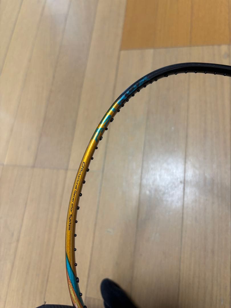 アストロクス88Dpro ゴールド　廃盤バドミントンラケット　4UG5