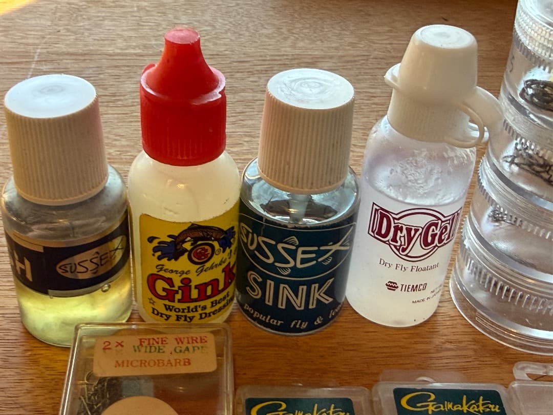 フライタイイングツール & ドライフライ完成品