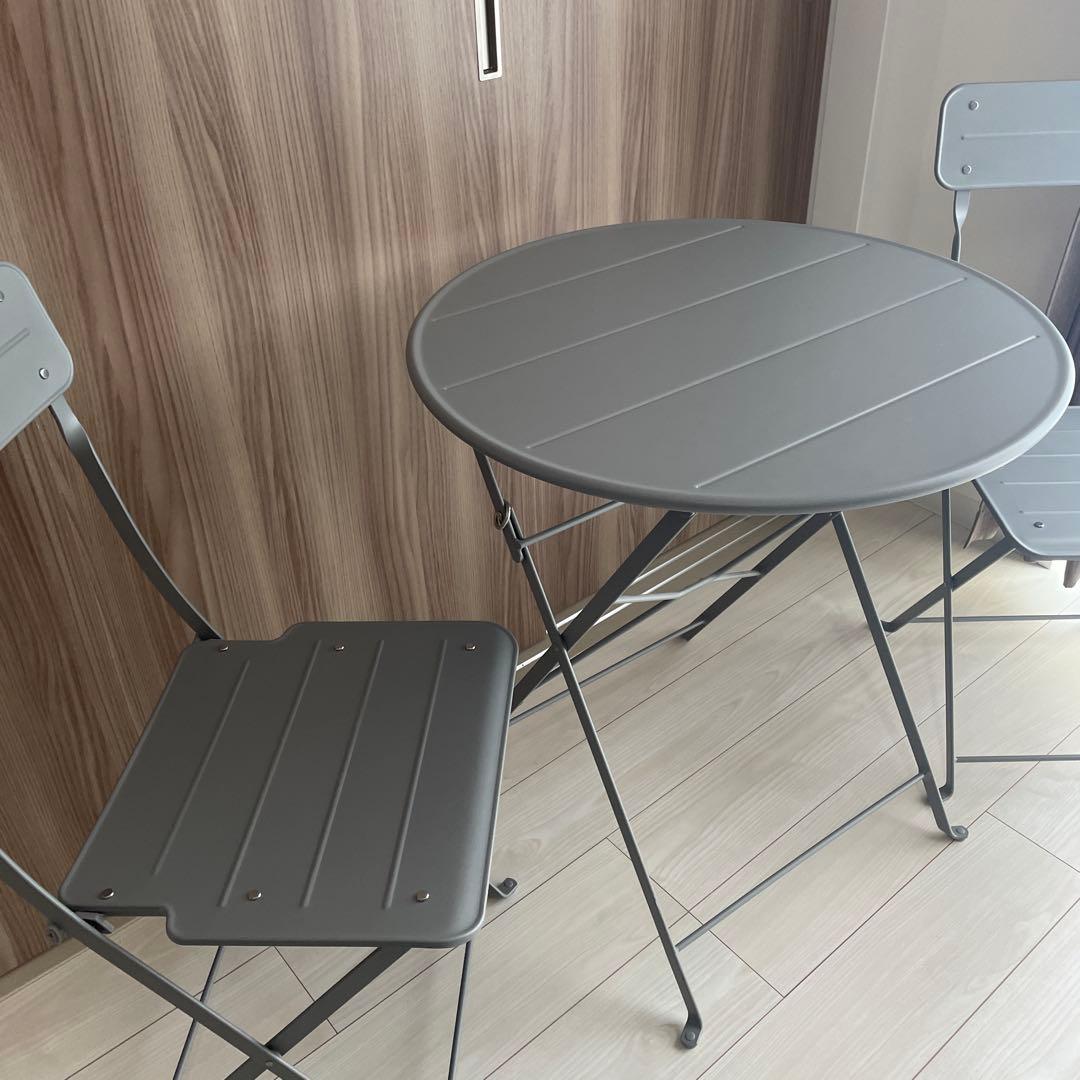 【希少】IKEAテーブル＆折りたたみチェア2脚, 屋外用 グレー