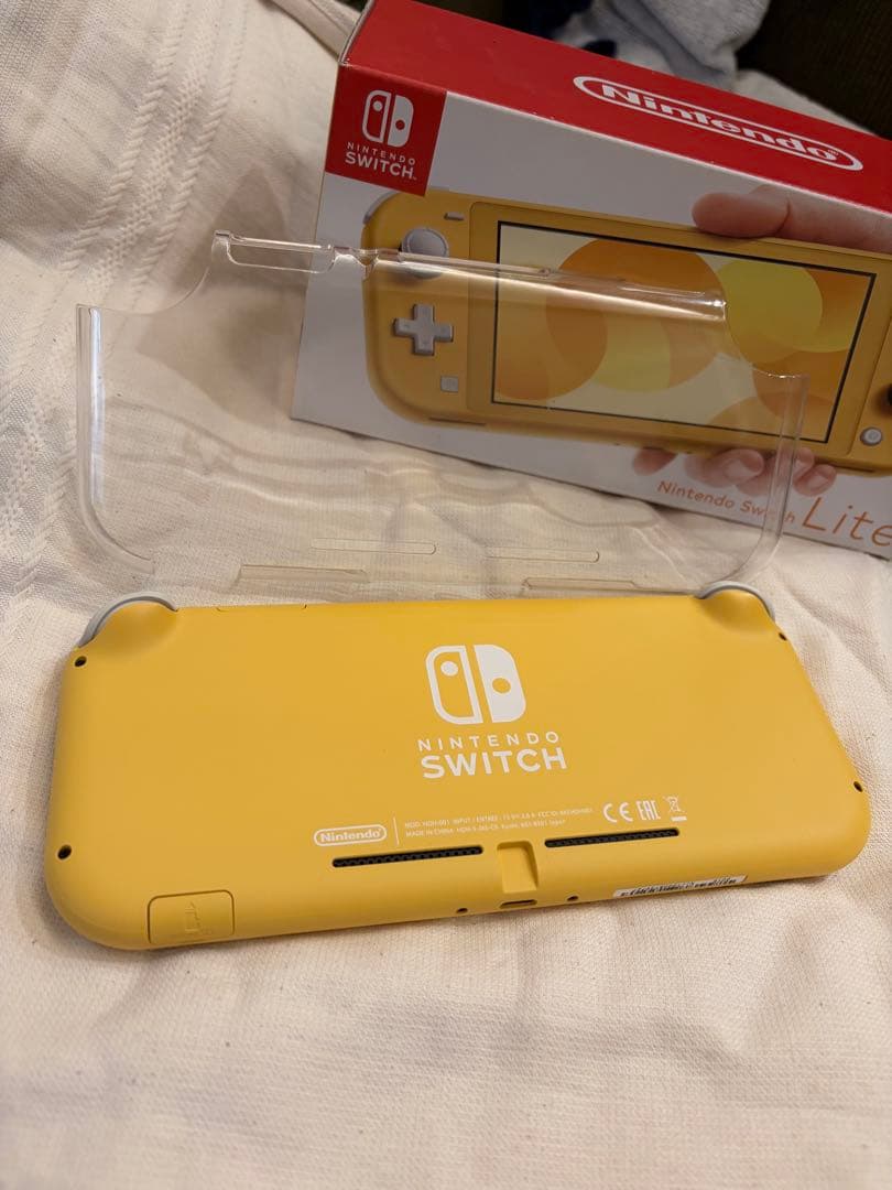 Nintendo Switch Lite イエロー 本体カバー＆充電器付き